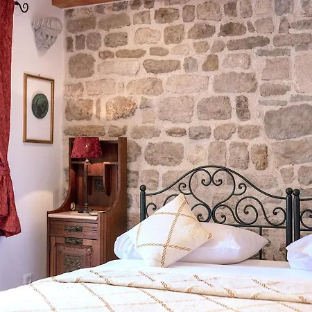 Sun Ammarulla Apartment Split