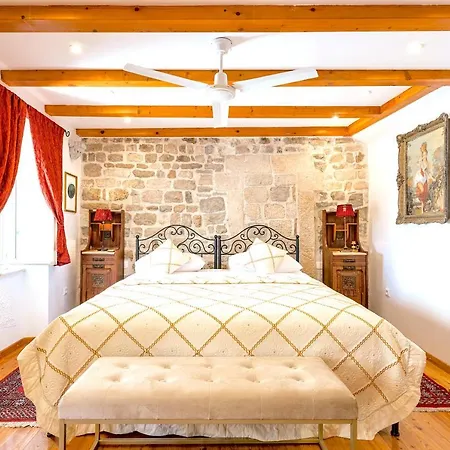 Sun Ammarulla Apartment Split