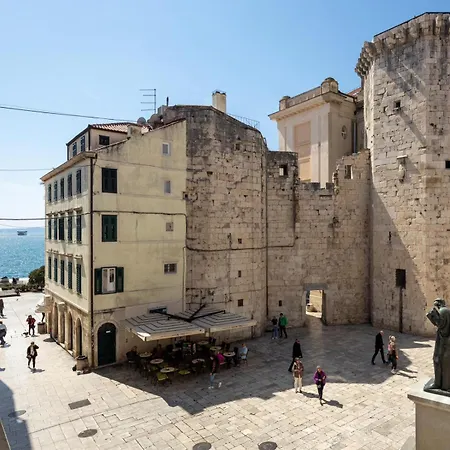 Sun Ammarulla Apartment Split